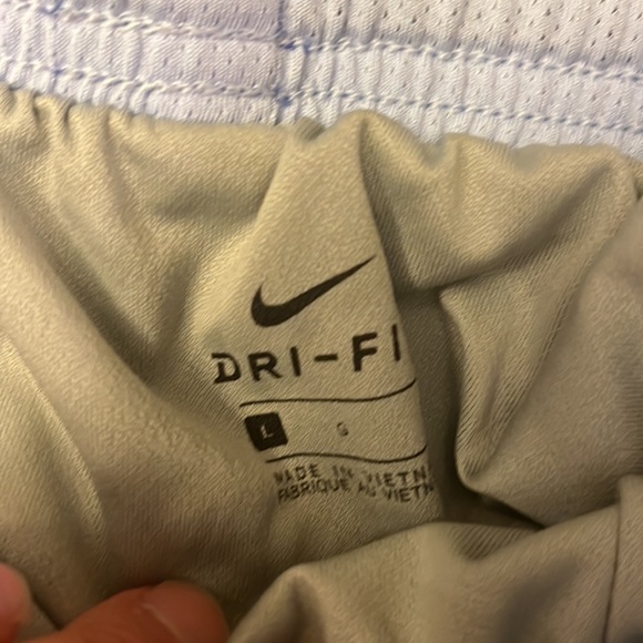 Nike girls lg cute Nike print shorts liner inside - Picture 5 of 6